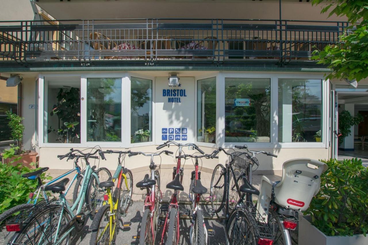 Hotel Bristol Misano Adriatico Kültér fotó