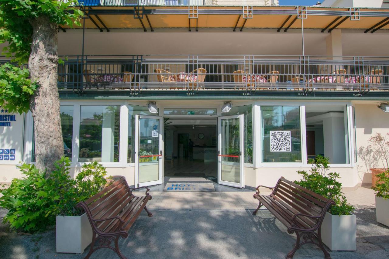 Hotel Bristol Misano Adriatico Kültér fotó