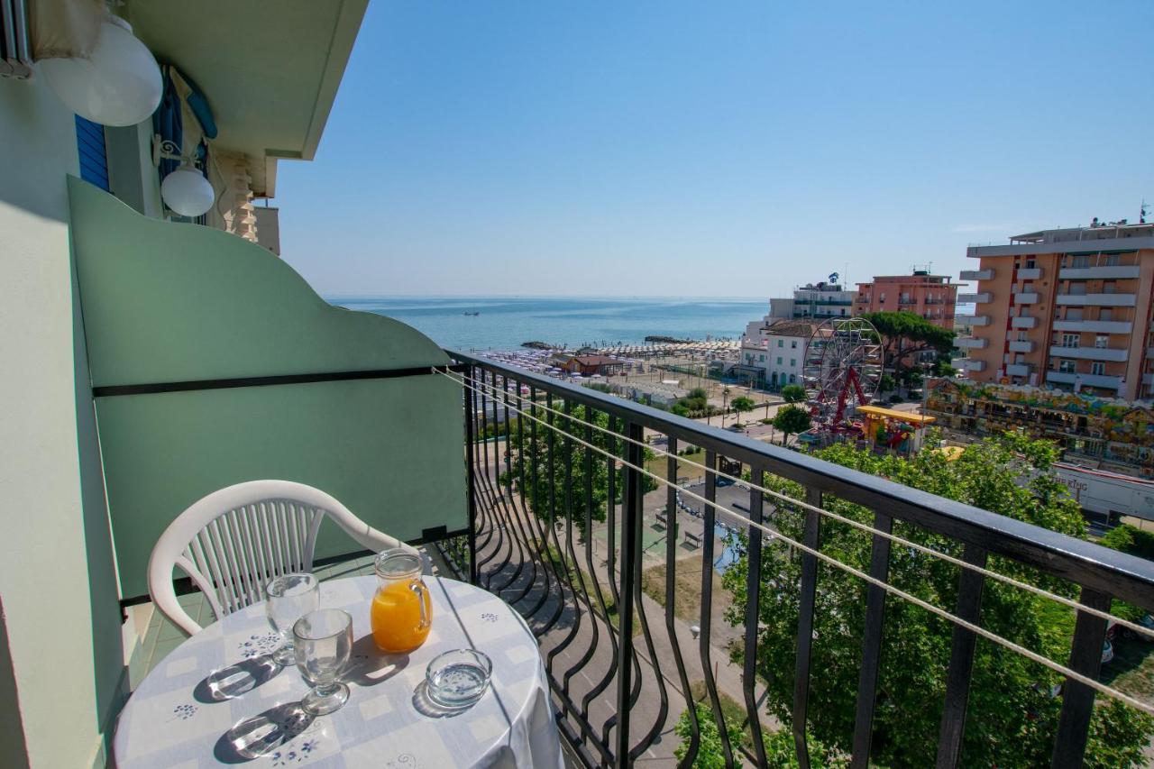 Hotel Bristol Misano Adriatico Kültér fotó