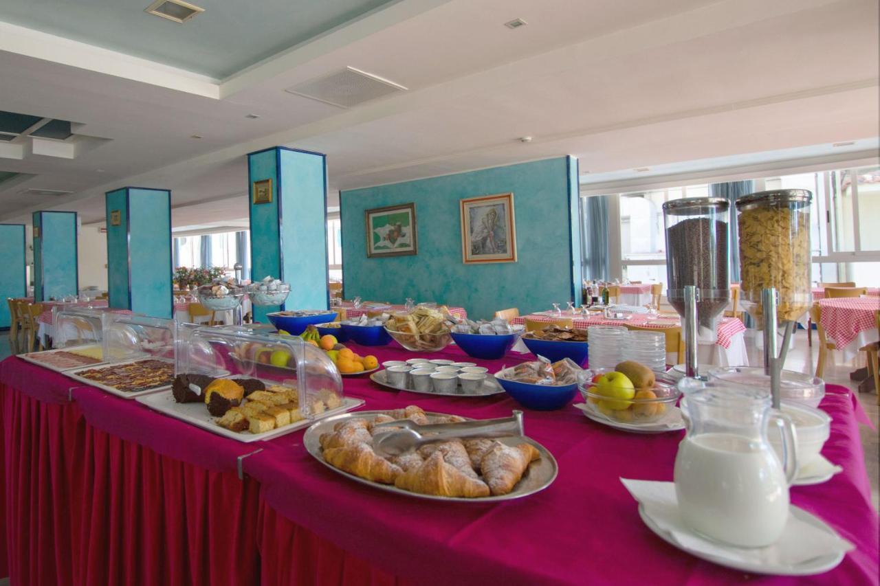 Hotel Bristol Misano Adriatico Kültér fotó