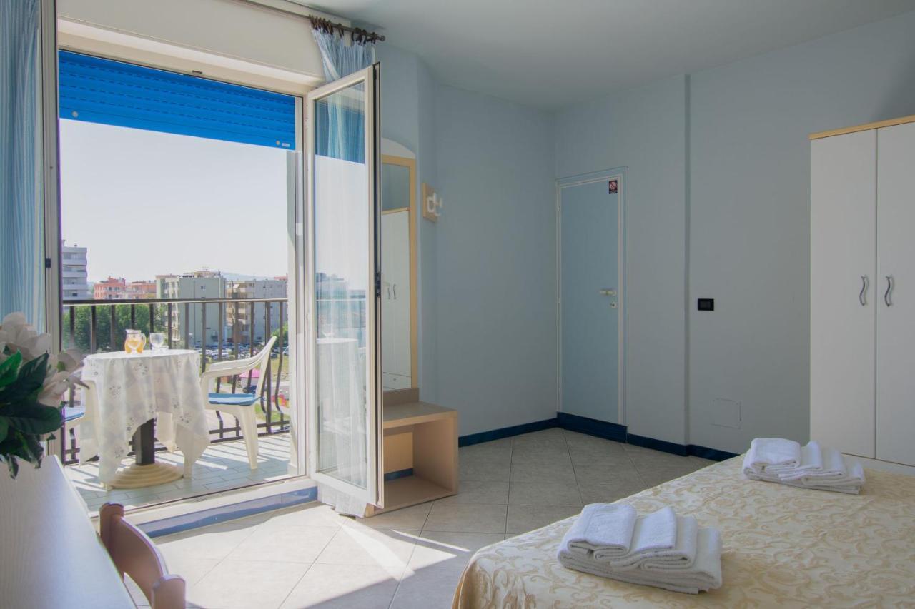 Hotel Bristol Misano Adriatico Kültér fotó