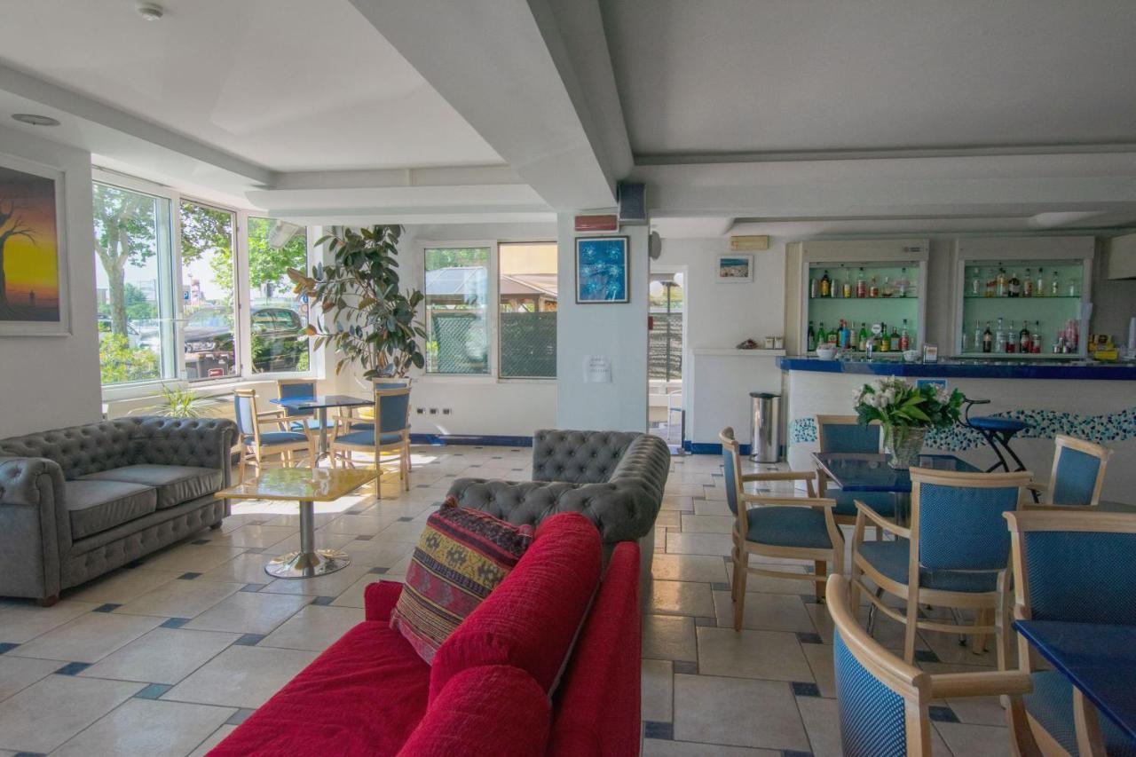 Hotel Bristol Misano Adriatico Kültér fotó