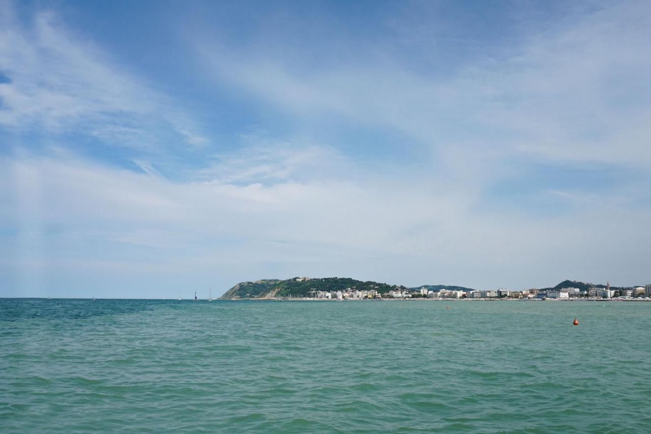 Hotel Bristol Misano Adriatico Kültér fotó