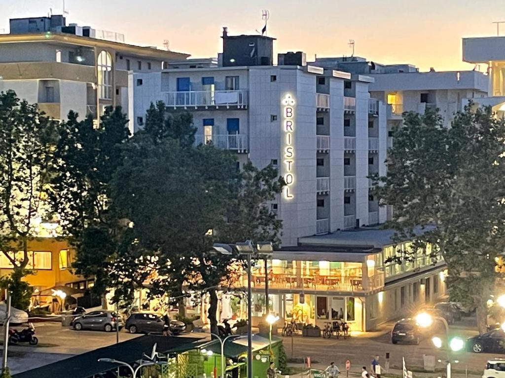 Hotel Bristol Misano Adriatico Kültér fotó