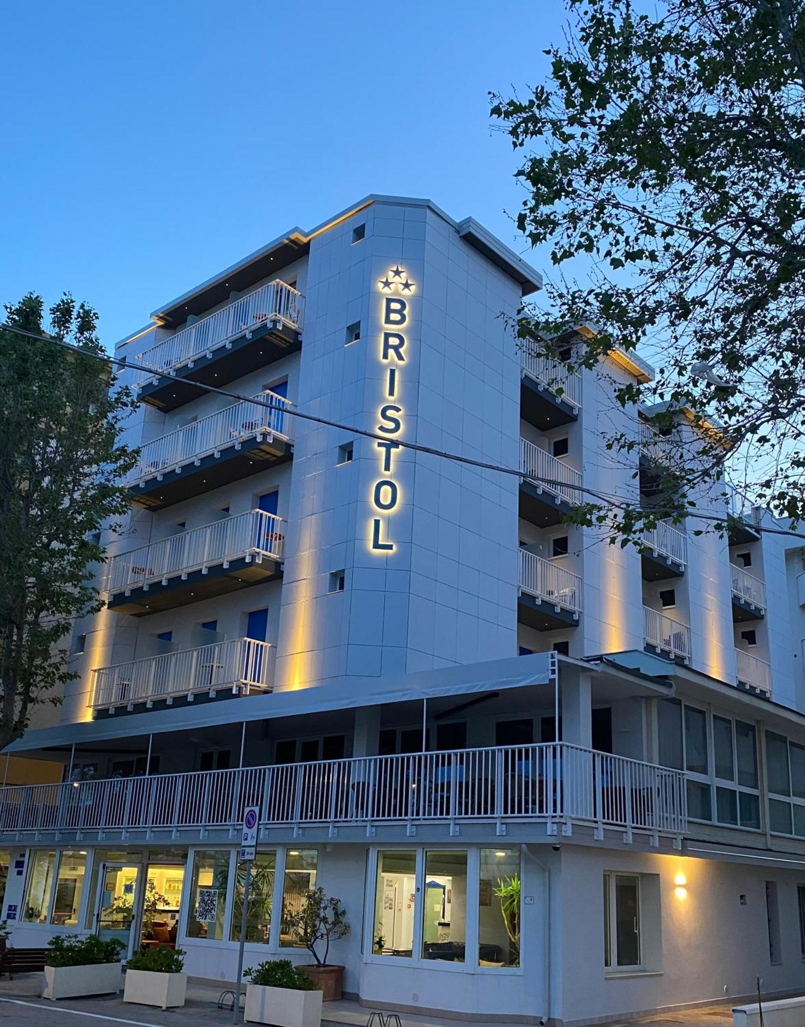 Hotel Bristol Misano Adriatico Kültér fotó