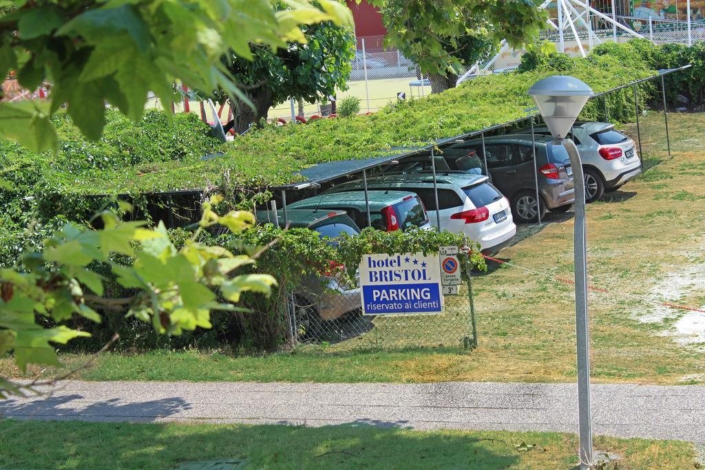 Hotel Bristol Misano Adriatico Kültér fotó