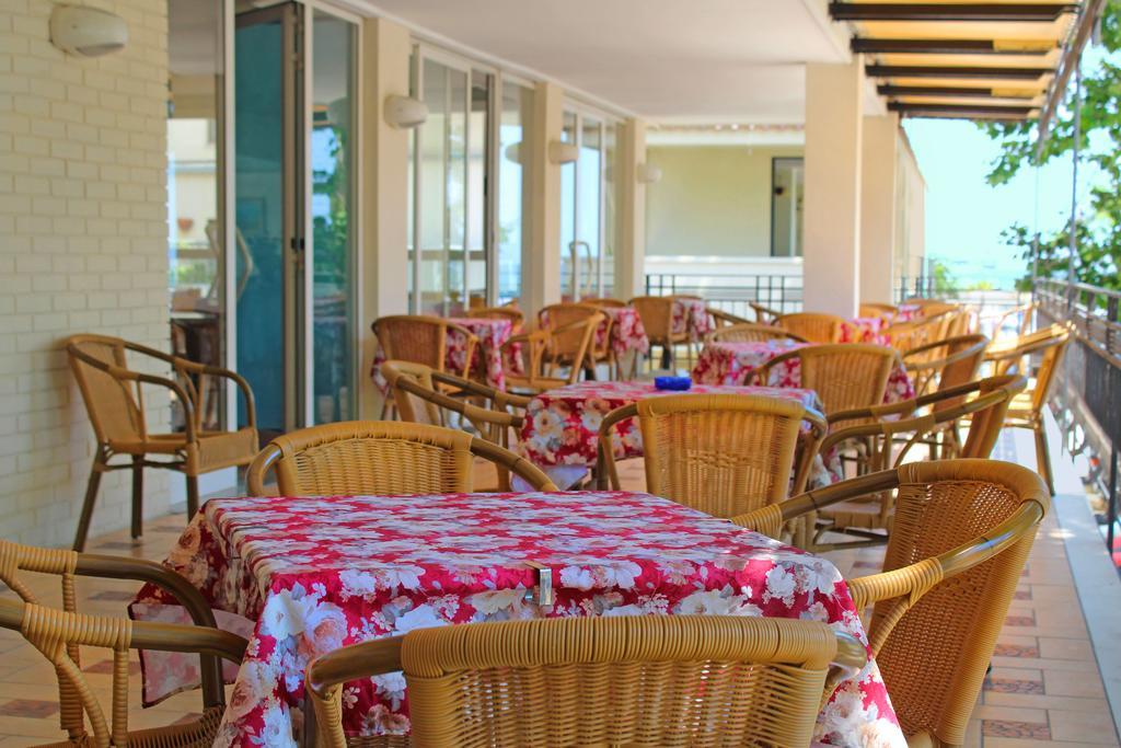 Hotel Bristol Misano Adriatico Kültér fotó