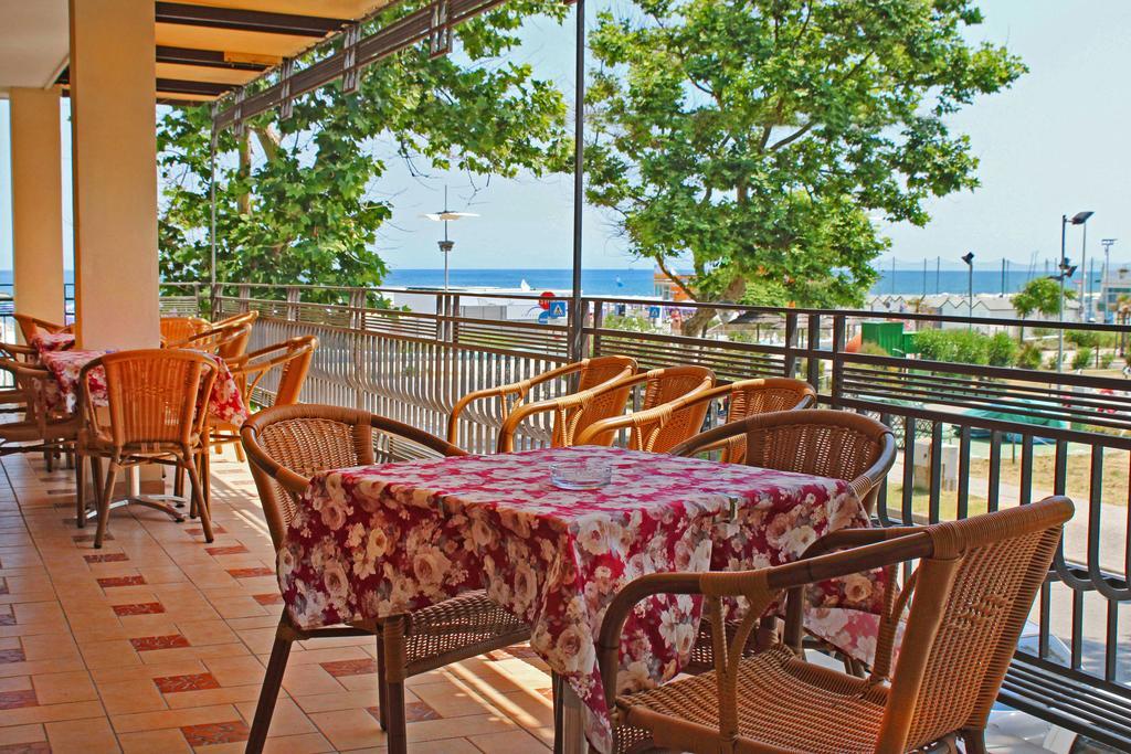 Hotel Bristol Misano Adriatico Kültér fotó