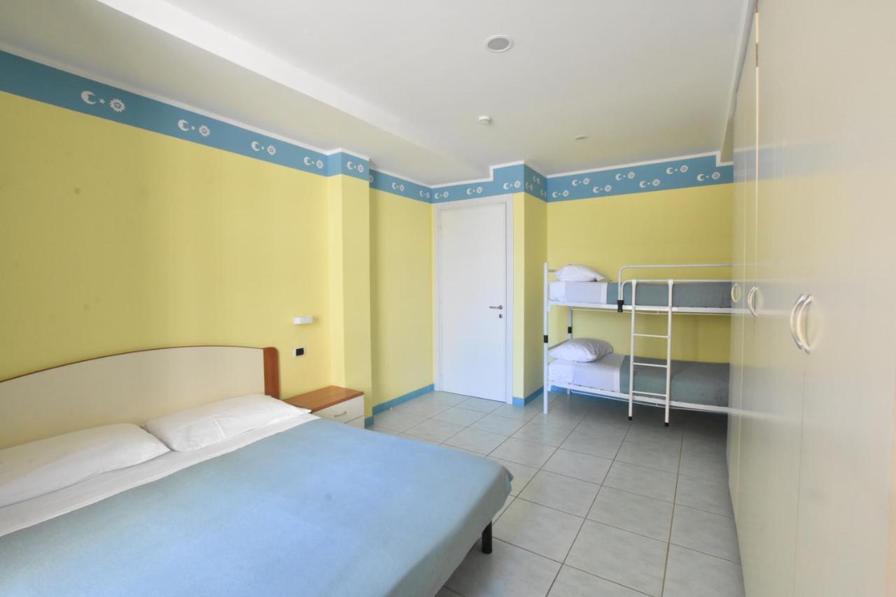 Hotel Bristol Misano Adriatico Kültér fotó
